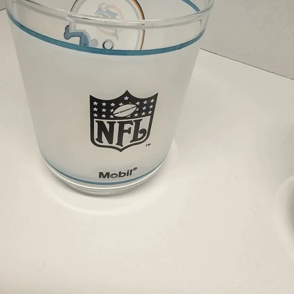 Miami Dolphins NFL Mobil Frosted Glass Tumblers Set of 2 Helmet Logo Cups - Picture 4 of 8